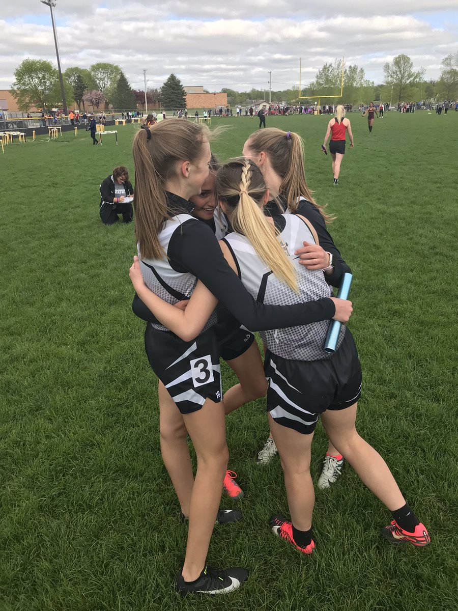 blossomstrack's tweet photo. An incredible night to be a BLOSSOM trackster. Boys and girls, AMAZING efforts, we are so proud of the hard work that has been put in this season, it’s paying off! #blossomstandf #awesomeblossoms https://t.co/lBkPlUFFH3