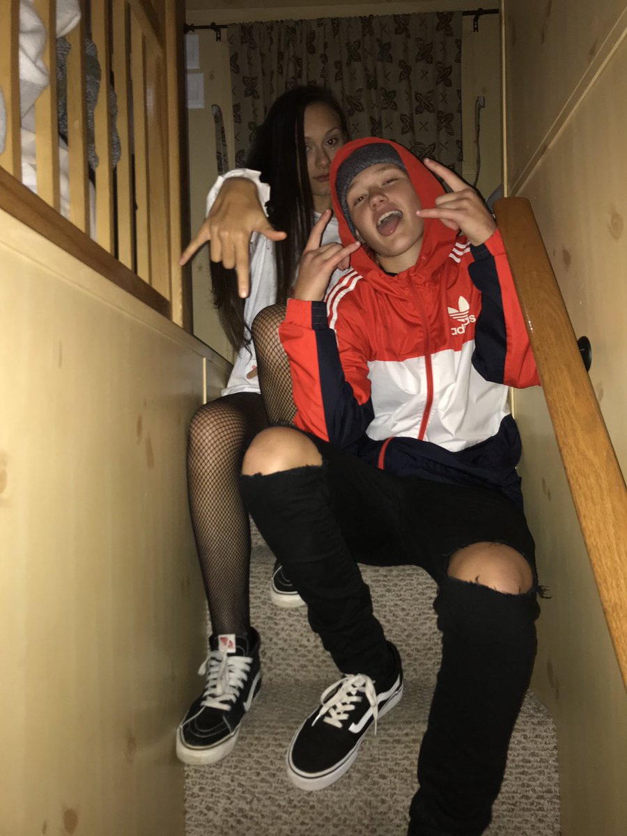 brikellams's tweet photo. happy bday to 1/4 of the OGs๐โค๏ธ @M_beck13 i love u sm and am so thankful weโve gotten so close #OGsForLife so sad ur leaving but ur gunna do big things in college๐ชโค๏ธโค๏ธ and we will come up and visit often:) https://t.co/PqxEnSAsWy