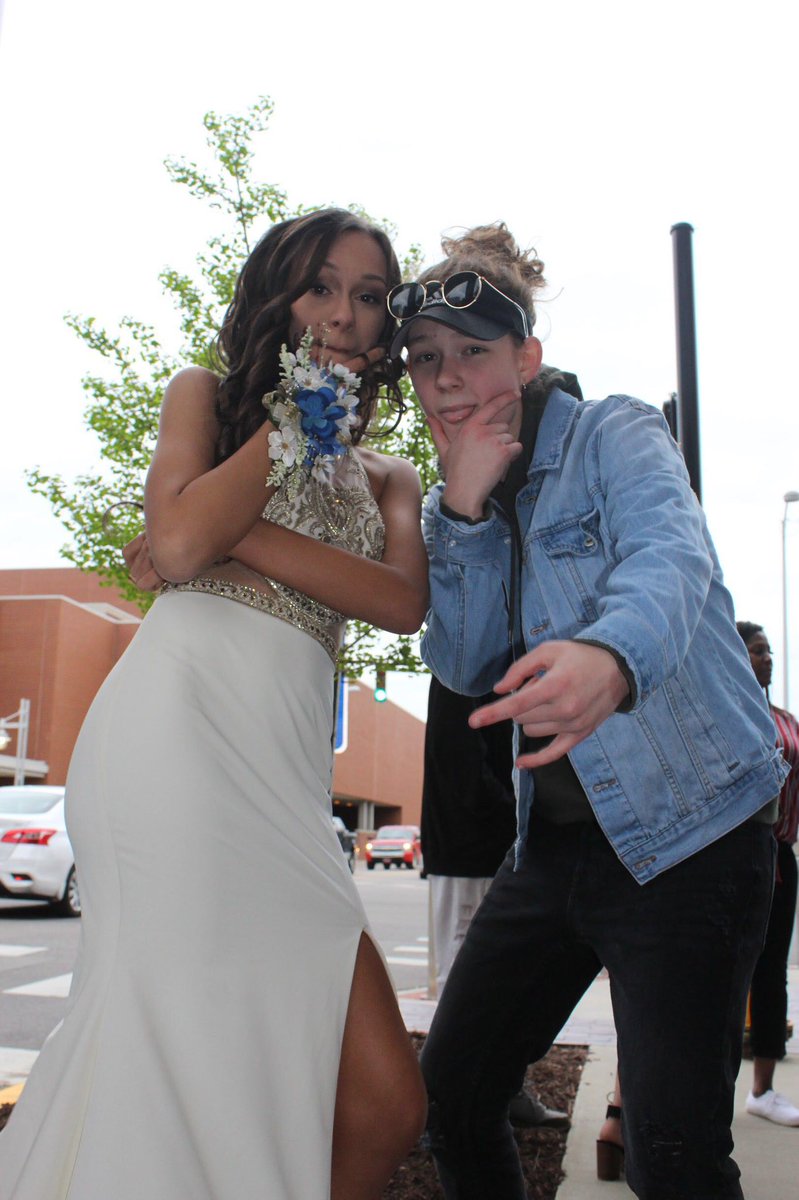brikellams's tweet photo. happy bday to 1/4 of the OGs๐โค๏ธ @M_beck13 i love u sm and am so thankful weโve gotten so close #OGsForLife so sad ur leaving but ur gunna do big things in college๐ชโค๏ธโค๏ธ and we will come up and visit often:) https://t.co/PqxEnSAsWy