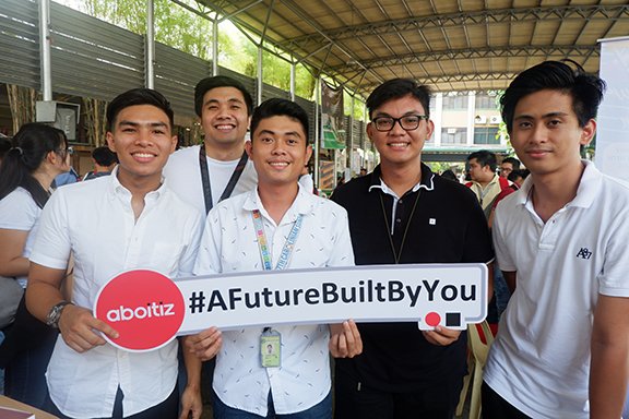 aboitizcareers's tweet photo. #TeamAboitiz meets over 400 students at the University of San Carlos Job Fair.
Ready to start your personal growth with us? Sign up to our talent community! #AdvanceAtAboitiz https://t.co/XOiW8ovAEk #TeamAboitiz #AFutureBuiltByYou https://t.co/cNVrJNgNCd