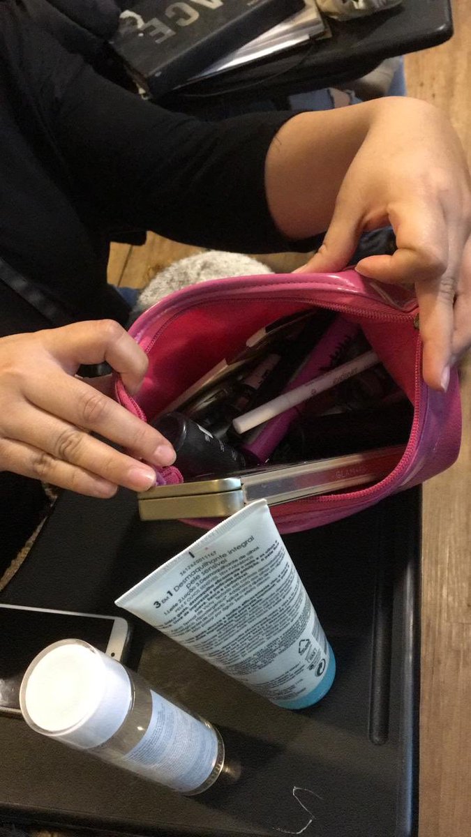 ¡Seguimos con nuestro ciclo de capacitaciones! ✅ hoy en @workingplaceccp tuvimos un taller sólo para emprendedoras 🙋🏻‍♀️🙋🏽‍♀️🙋🏼‍♀️ en la que revisamos los cosmetiqueros 💄👄 

¿Qué crees que no puede faltar en el tuyo? 

#TodosSomosJulieta
#Capacitación #Expo #CrecerenRed