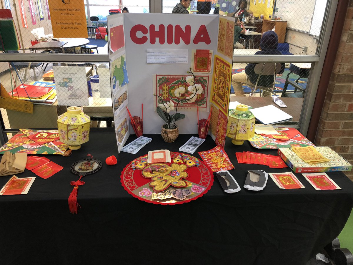 Nicaragua, Colombia and China . Our hosts were ready .  Great DL International Festival at Hobby ES <a href="/ZulaikaReyes/">Zulaika Reyes</a> @HISDMultiPrgms