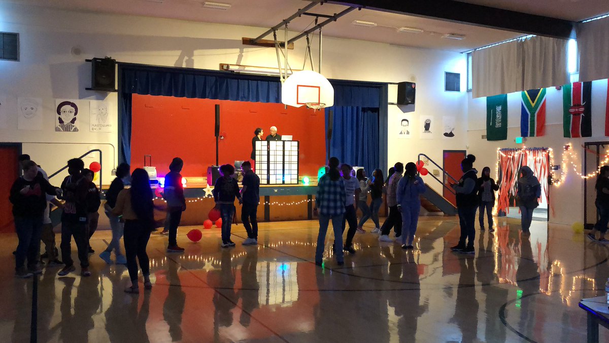 TssDustin's tweet photo. @Dover_Academy #DAIS8thGradeLockIn Fun on the dance floor! https://t.co/yb3M4ytckP