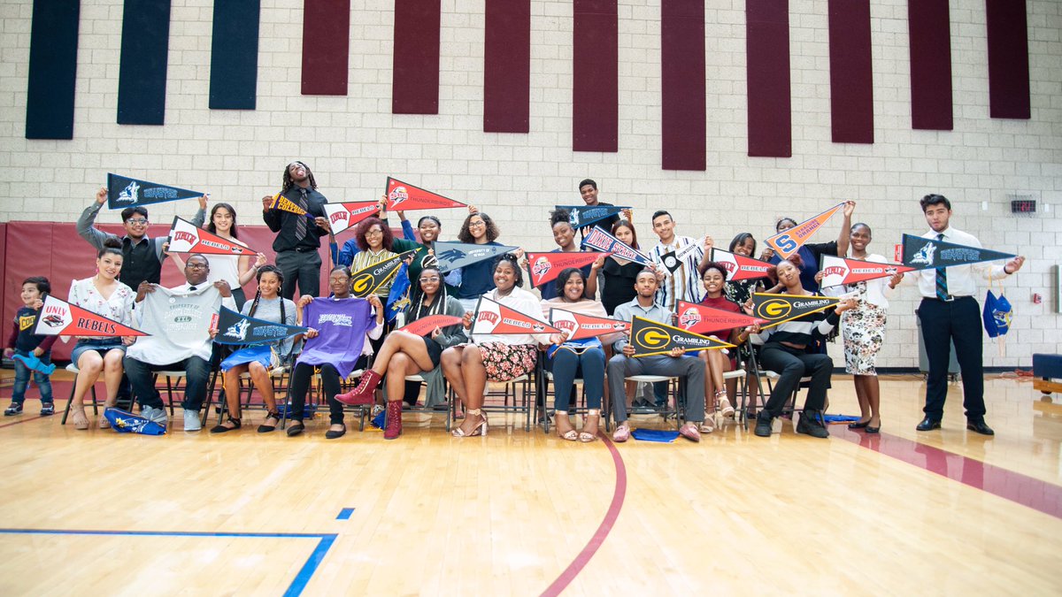DPAgassiCampus's tweet photo. 1st #CollegeSigningDay in the books!  @Grambling1901 @SyracuseU @BowdoinCollege and many more are getting a GREAT group of scholars! #DPACDreams #GreatnessAwaits https://t.co/l0sPGDUQYw