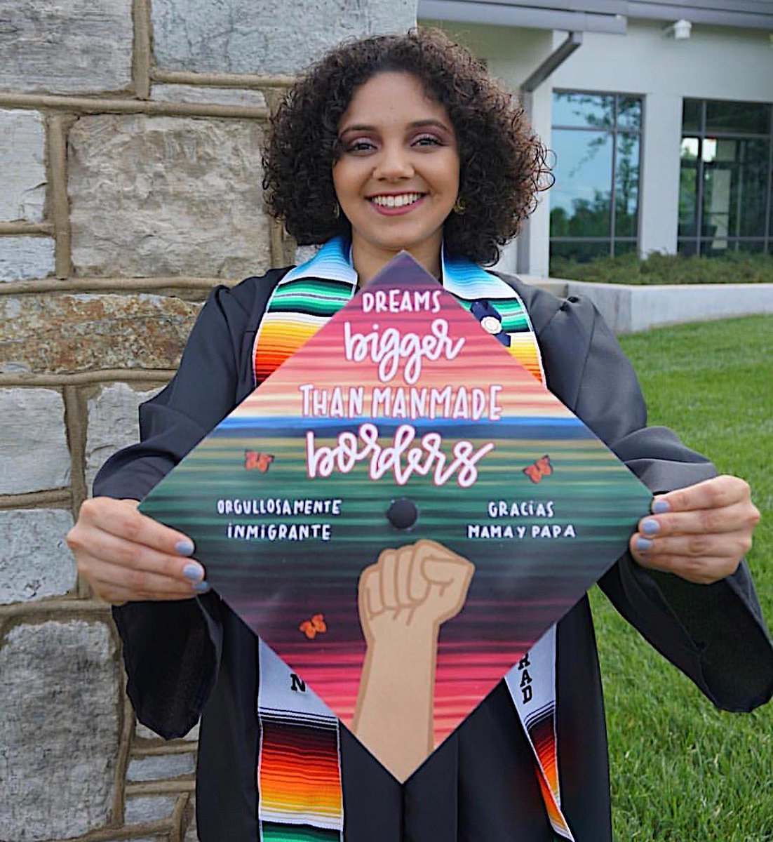 floresitaadesol's tweet photo. @BFPeroLike Hi there! I’m a queer salvi-mexi creative femme, have been designing grad caps for the last three years—some of my 2019 #latinxgradcaps faves are attached! Peep more of my work on my ig: michiquitatmf! 🥰🎓🎨 https://t.co/c9Ga6UswFU