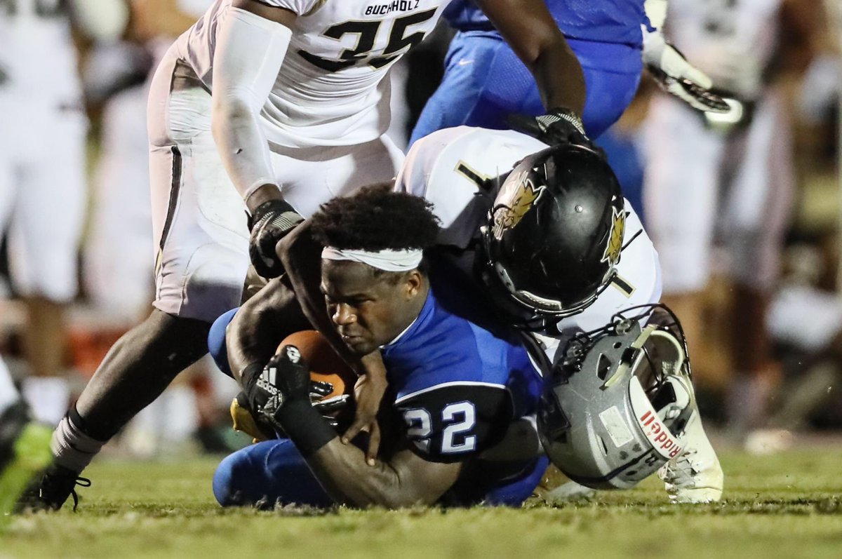 CoachChuckB's tweet photo. Shut out Lee in the 1st half and only allowed 6 points in the VARSITY portion of our Spring Game (First 3 Qtrs). Great effort and execution by our kids on the @BuchholzFB Bobcat Defense. #BlackShirts #GreatSpring https://t.co/u2houNgXk2