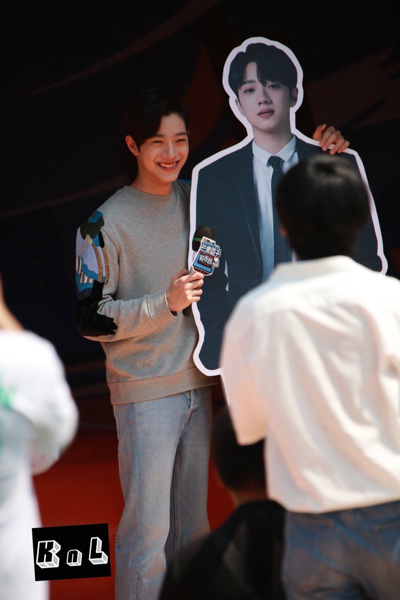 KuanAndLin's tweet photo. 190524 망고티비 preview 

우리 애기 웃어 ㅠㅠㅠㅠ 

#라이관린 #LaiKuanlin #賴冠霖 https://t.co/jaAfvlwQyb
