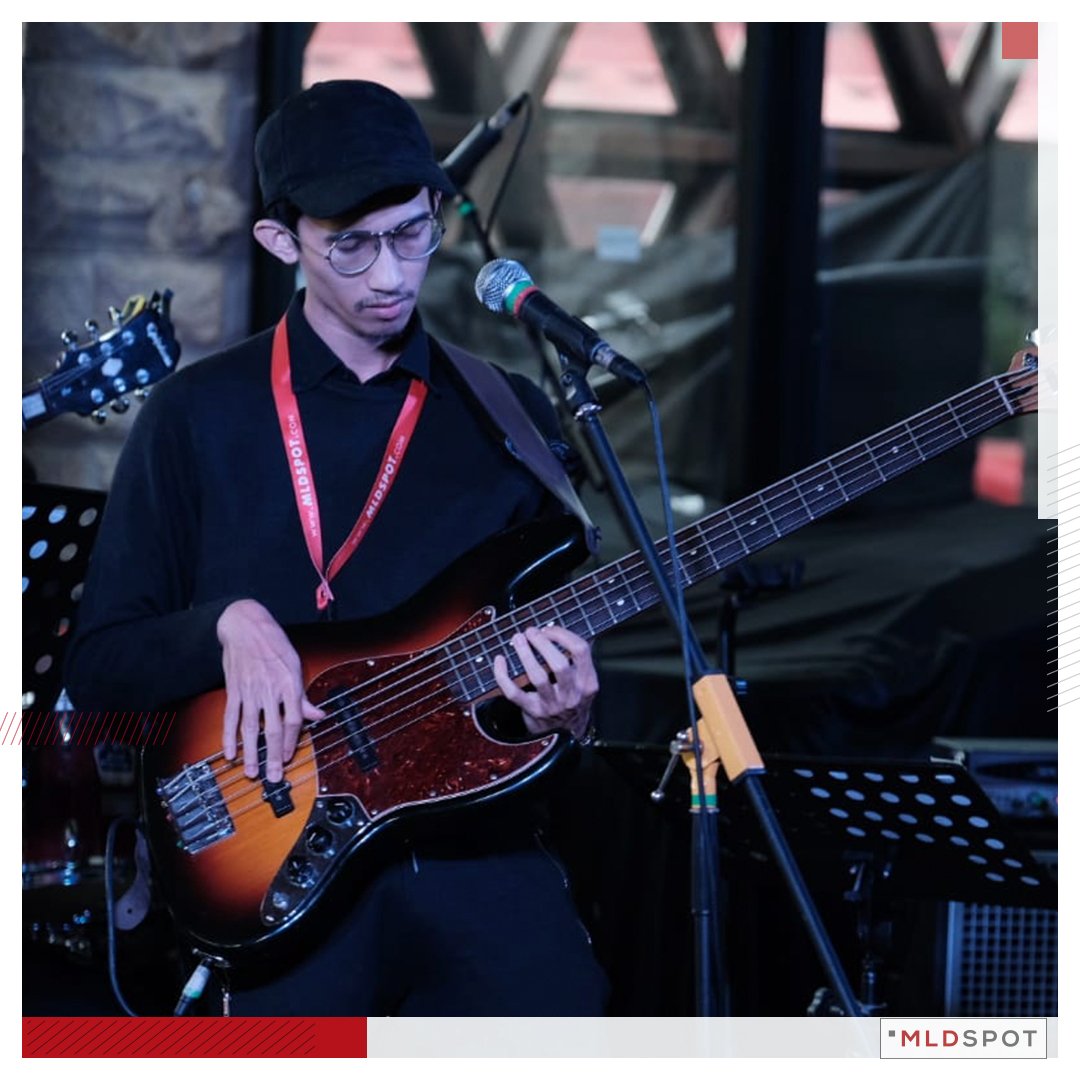 MLDSPOT's tweet photo. Puspallia Panggabean pada Vocal,
Yosua Sondakh pada Guitar,
Haviz Aga pada Bass,
Anggi Harahap pada Wind & Brass,
#MLDSPOT #INSPIRINGLIFESTYLE #MLDJAZZPROJECT https://t.co/S4cdPILckp