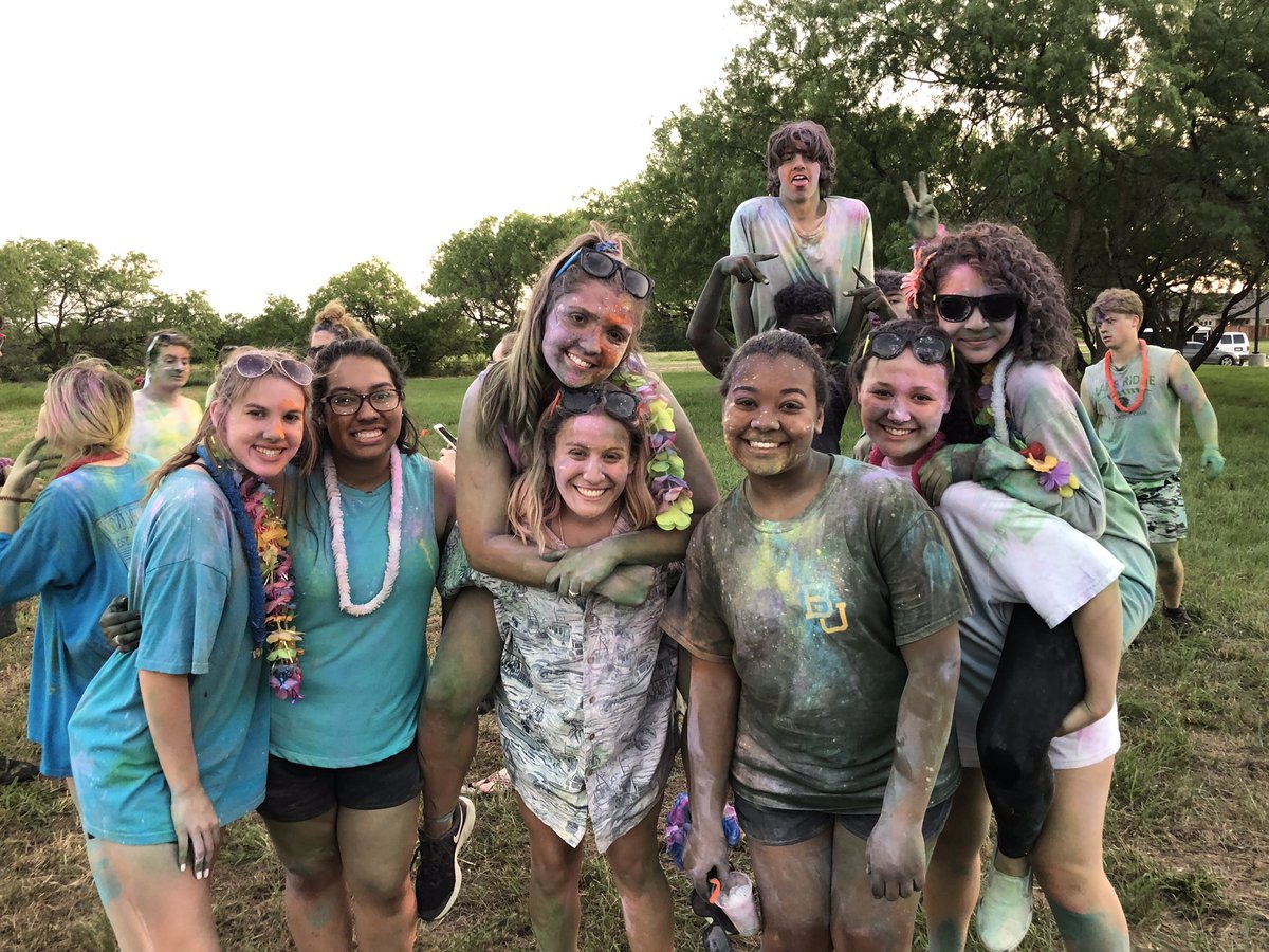 VeroLizette_'s tweet image. So so thankful to get to hang out with these awesome students every week! 
Last night was such an awesome way to kick off the best summer ever!! #TCALstudents #TCALisHome