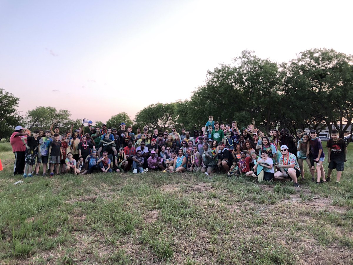 VeroLizette_'s tweet image. So so thankful to get to hang out with these awesome students every week! 
Last night was such an awesome way to kick off the best summer ever!! #TCALstudents #TCALisHome