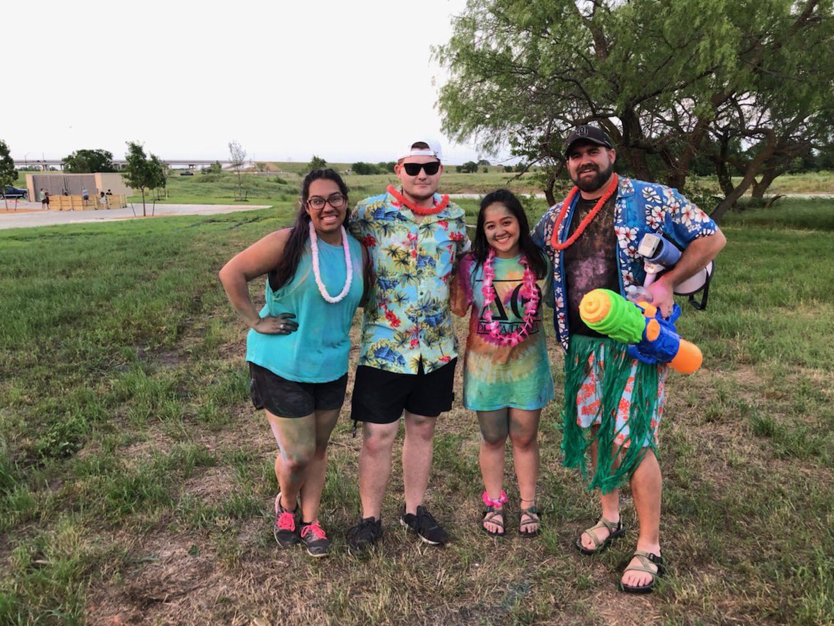 VeroLizette_'s tweet image. So so thankful to get to hang out with these awesome students every week! 
Last night was such an awesome way to kick off the best summer ever!! #TCALstudents #TCALisHome