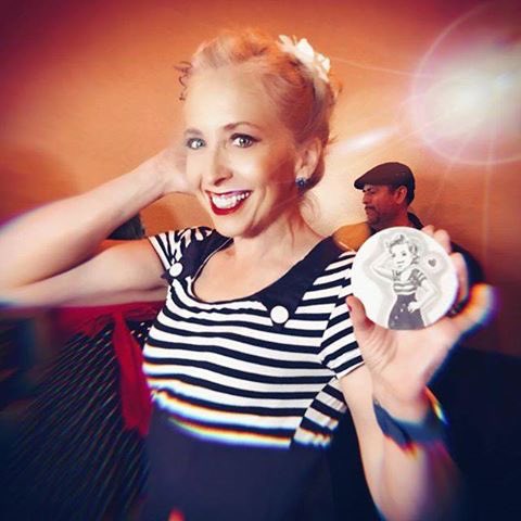 girlsdrwingirls's tweet photo. ADORABLE, right?
And you can have one of your very own.... join #GDG artist @leenisabel as she draws live pinups at the @pinuppoleshow, Saturday, June 1st!
See sexy burlesque & come home w/a unique personal memento!
👉🏾 https://t.co/g32f6IMR53 for tixs.
#pinuppoleshow #burlesque https://t.co/EjKkRRRZxo
