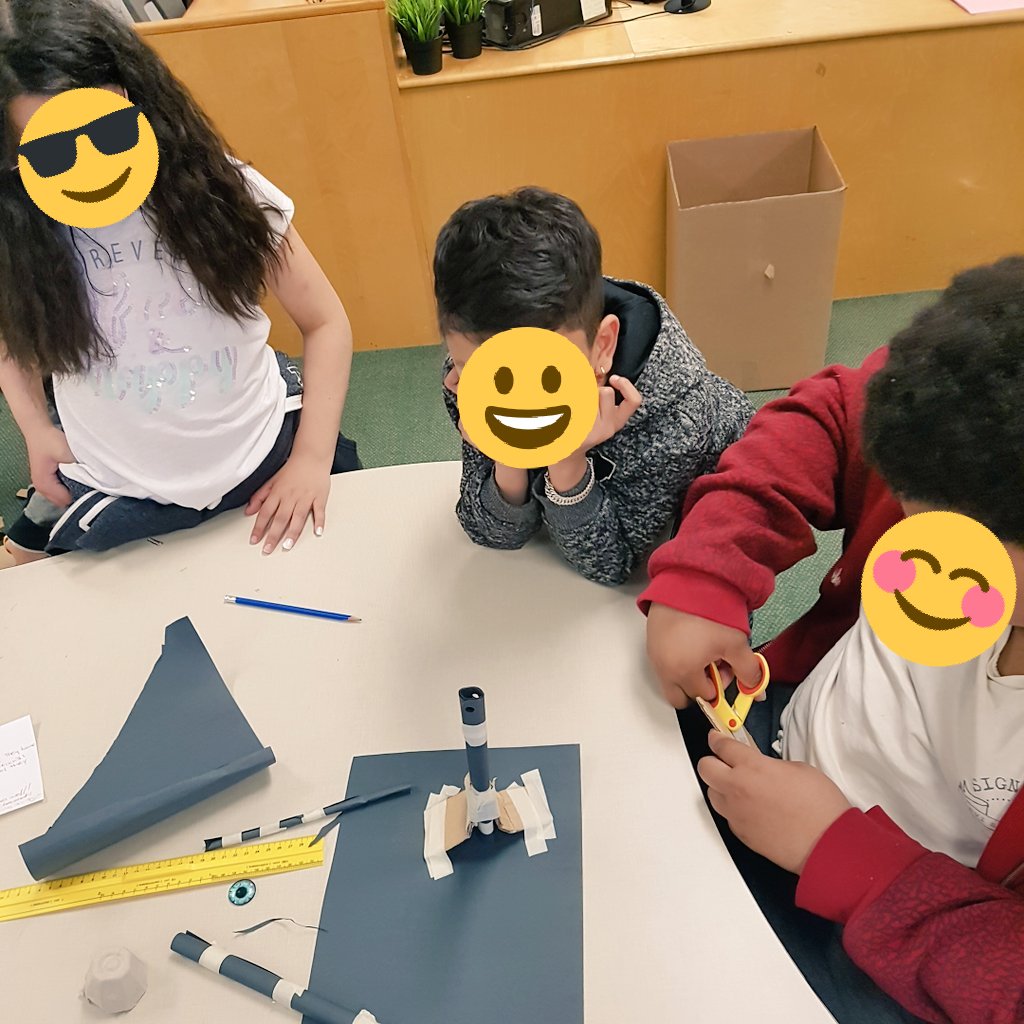 EstherKimTDSB's tweet photo. One of the best parts of being a #teacherlibrarian is partnering with classroom teachers. @SChinniah_ , @mr_hirji and I are supporting Ss thru an investigative process of how pulleys and other mechanisms work by building a structure that can lift an egg @SMPSLLC @tdsb_SMPS #STEM https://t.co/njrddOT51O