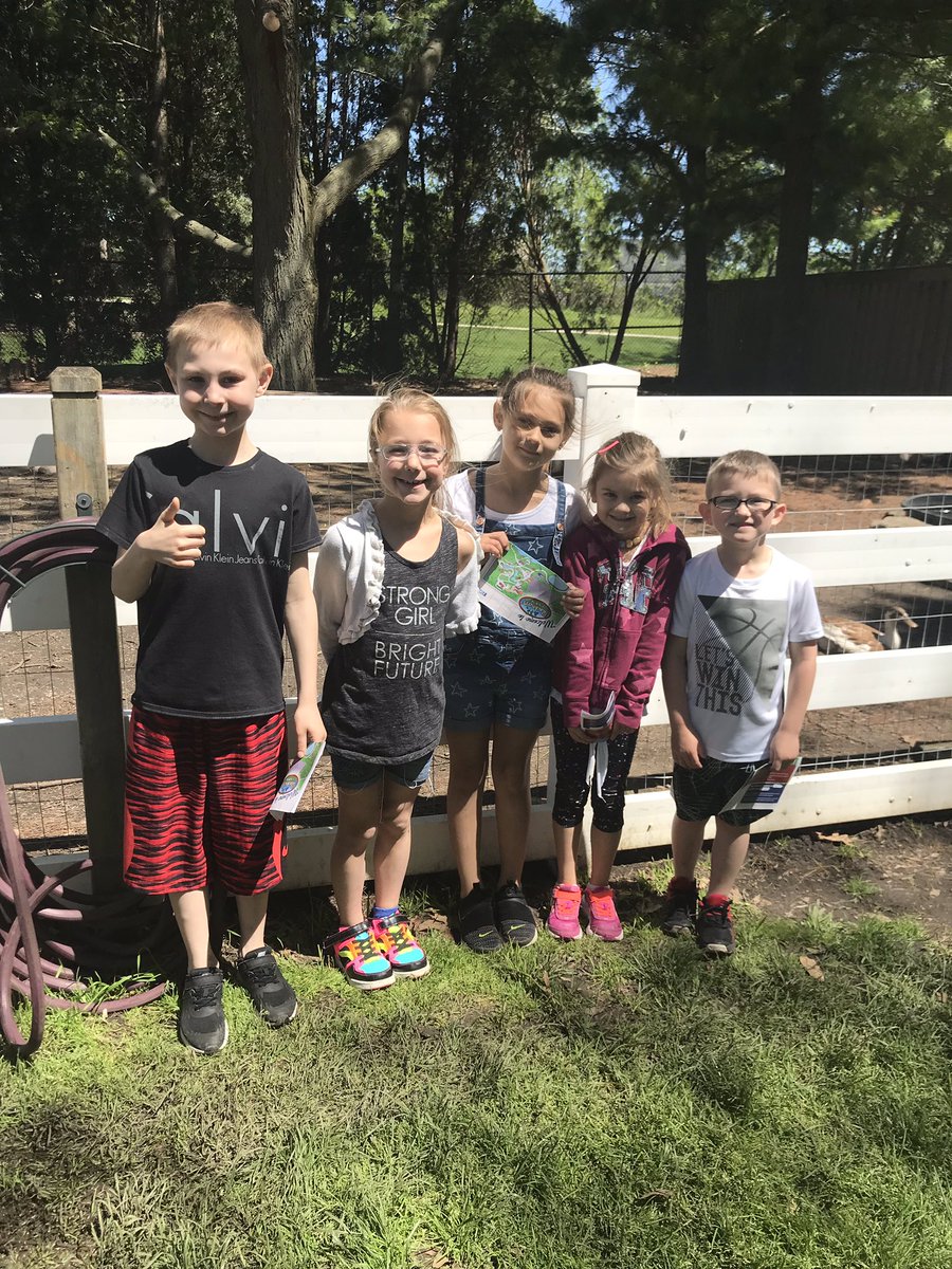 LindseyEMarch's tweet photo. Lots of fun and all smiles at Blackberry Farm!! #sd113a #owbears https://t.co/qh2lQ5lR4u