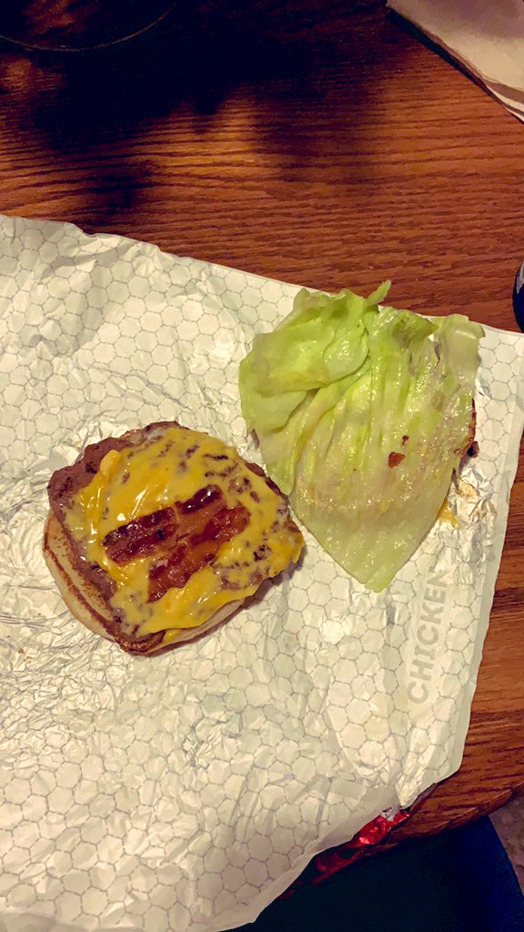 AlisonLute's tweet photo. @Wendys just about to enjoy a JBC after a long 13 hour shift and I open this disappointment 😅 https://t.co/NKR4HkTDS9