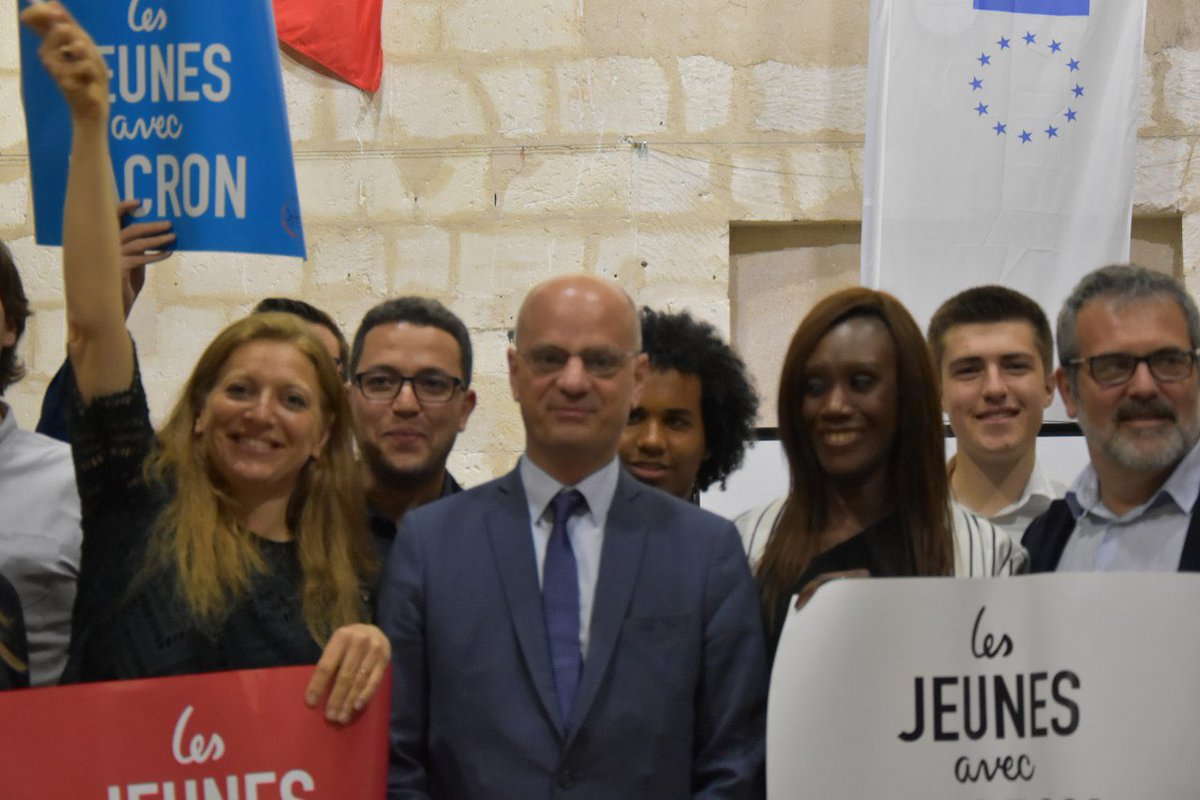 ilanacicurel's tweet photo. Beau meeting à La Rochelle. Vibrant plaidoyer de @jmblanquer pr une transition écologique porteuse de valeurs humanistes et créatrice d’emplois. 24h pour convaincre ! OUI à une France forte dans une Europe refondée avec @Renaissance_UE! Merci @LaREM_17 @Y_BIAR et @Diadio_Dasylva https://t.co/YS9R2Owl5O