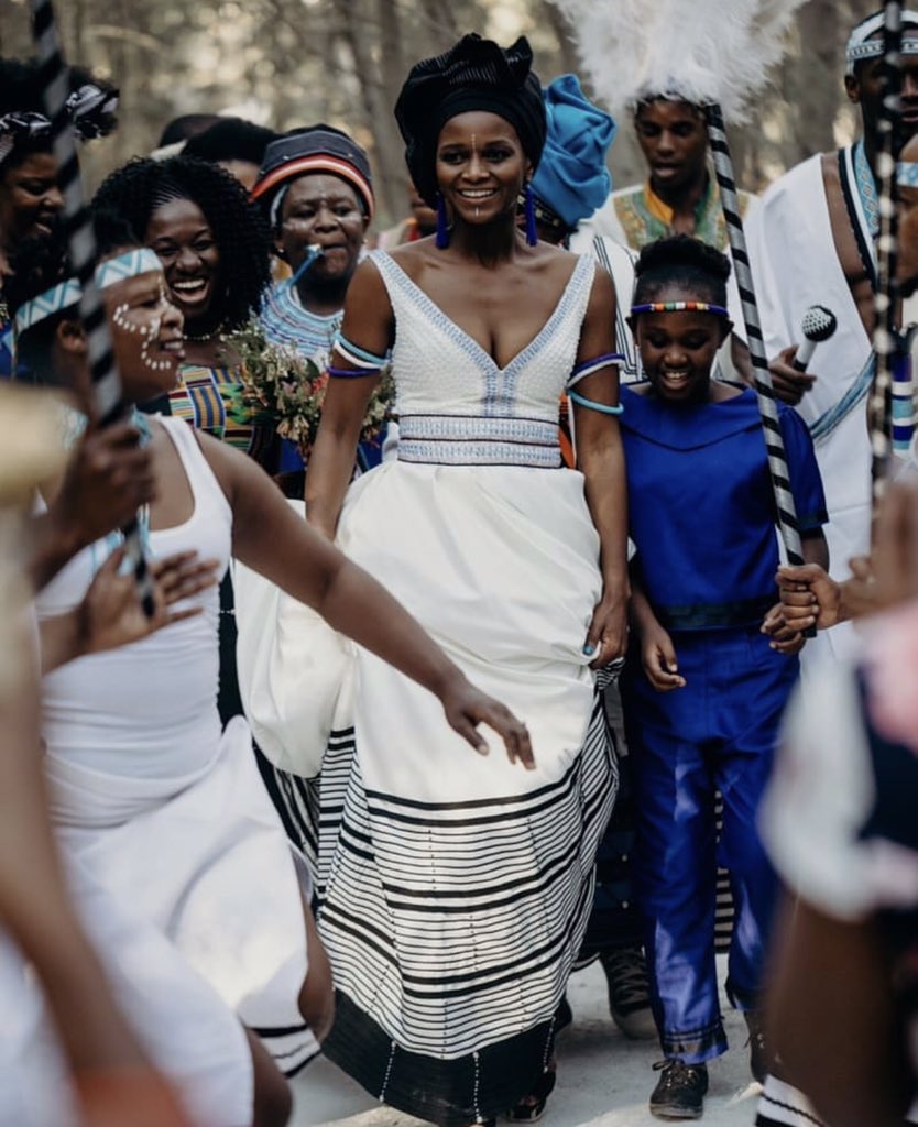 hlomi_jack's tweet photo. There’s fairytales,then there’s this. A Xhosa wedding, magical in every sense. The Xhosa regalia! The entourage of friends &amp; family! The scenery! Ndibala yonk’into! The essence of their union is palpable &amp; is captured beautifully.I can only but dream of something close to this. https://t.co/9maSlPmymi