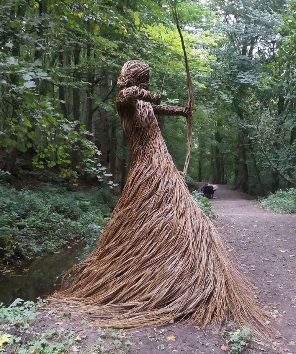 This is another of the sculptures like i posted earlier.  I’m going to see if a can find any more info.  Love these they are beautiful