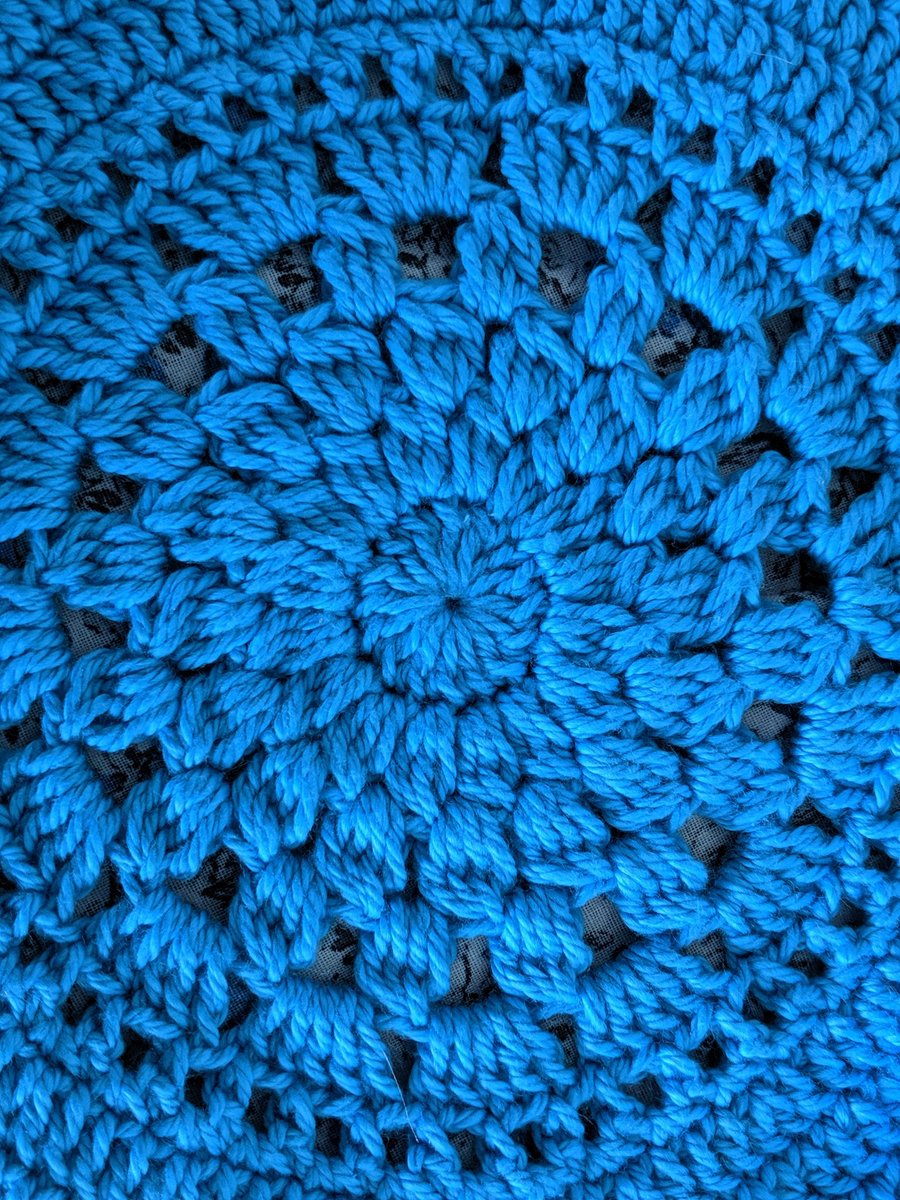 1 skein (100g) Azure Mandala bag, isn't that great? 
#mandalabag #circlebag #bohobag #kingcoleyarn #cottonyarn #crochetfun #lovecrochet #crochet #crochetaddicted #crochetterapy #yarn #yarnaddict #yarnlove #handmade #craft #diy #häkeln #szydełko #szydelkowanie #włóczka