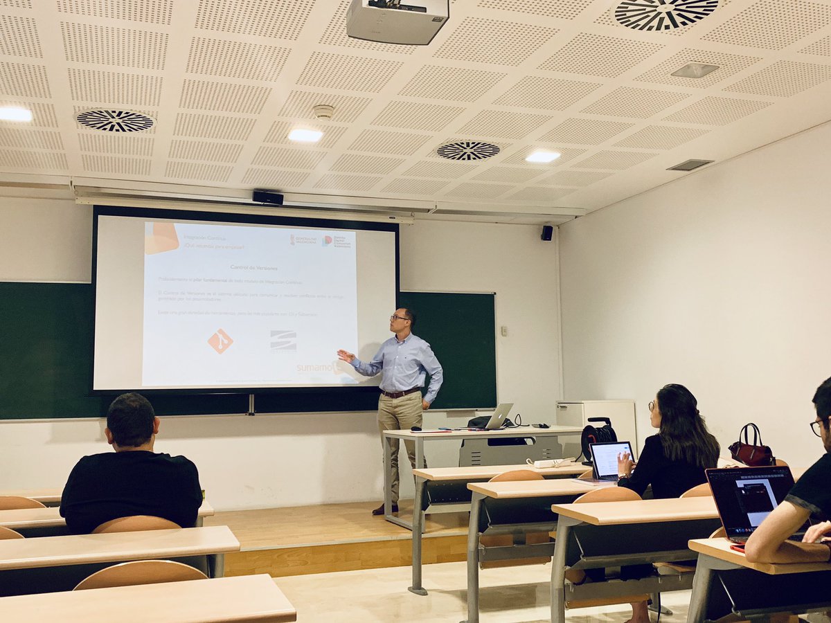pcampossover's tweet photo. @fmonllorm nos explica los principios y necesidades para implantar integración de desarrollo de software #integracioncontinua #continuosintegration @GVAddigital @sumamoos https://t.co/ozUAbWj1zD