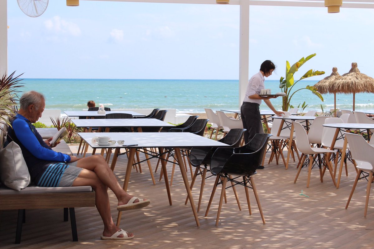 ichotels's tweet photo. Small details make the #difference 🔆🌸 #ichotelsresidencebeach
Küçük detaylar büyük fark yaratır. ✨☀️
#hibeach #hiholiday #luxurylife #residence #vipservice #bestmoments #panorama #photography #sunnyday #tatil #otelkeyfi #plajmodası #traveller #urlaub #vakantie https://t.co/J8RToMDxG8