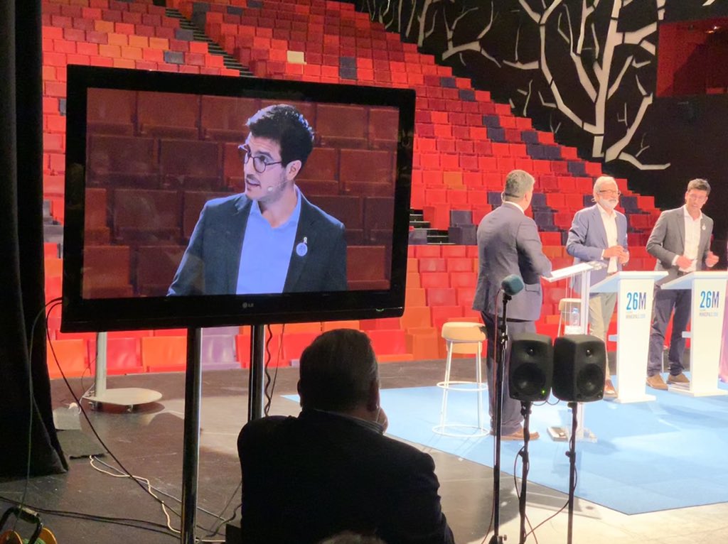 JuntsXCatLleida's tweet photo. El @antonipostius planteja al debat de @LleidaTV que oferirà formar govern amb @erclleida fins i tot en el cas d’obtenir un gran resultat #LleidaÉsCapital #PostiusElCanvi https://t.co/oNtRagTuBu