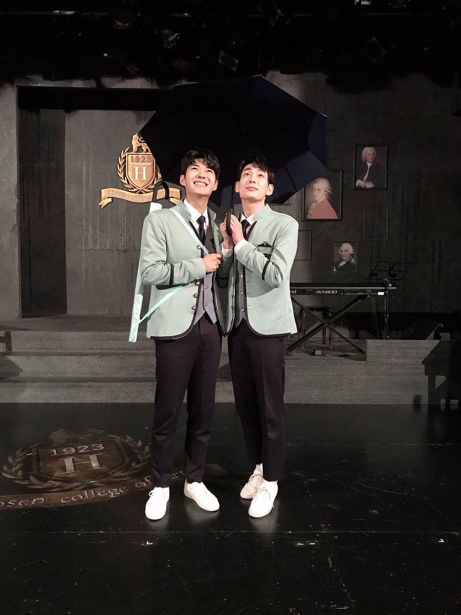 B_Class2017's tweet image. [비클래스] MD 공개

봉선 예술학원 우산이 입고되었습니다. 금일부터 MD부스에서 구매 가능합니다.

가격: 20,000원

#연극 #비클래스 #MD #우산 #오늘의모델 #현수택상 #원석치아키 #비온다☂️