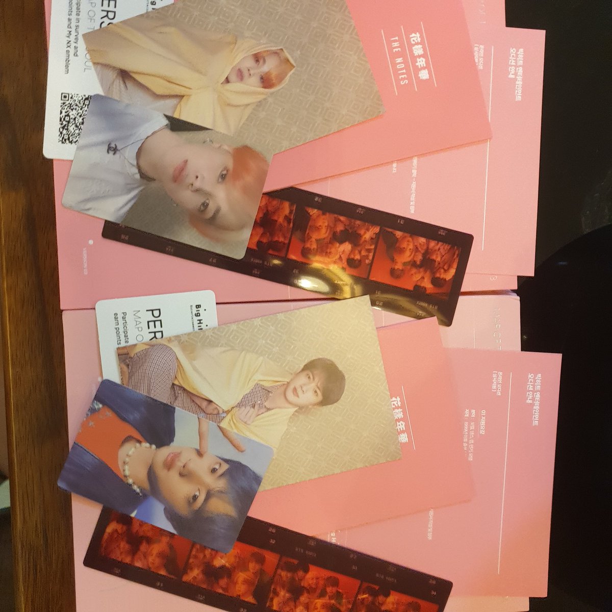 jktha's tweet photo. #LegitCherryBlossom thank you so much for this ♡ i didn't expect them to arrive today ㅜ.ㅜ https://t.co/0NURVNPMVF
