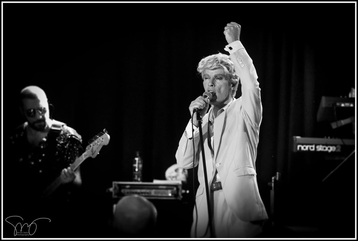 absolutebowie's tweet photo. #PRESTWICH - Tonight!
#AbsoluteBowie return to #LongfieldLive at #LongfieldSuite (part of @BuryVenues) on Friday 24 May
Tickets available on the door (online now off sale). On stage 8.30pm
Pic: Brian Stott https://t.co/XqXcQNZLGz