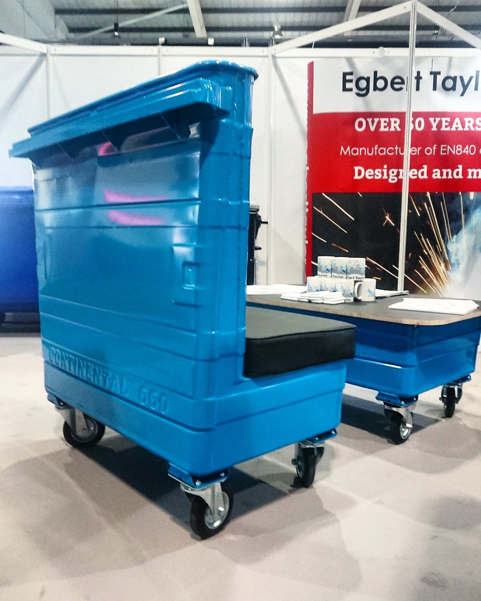 OryxUpcycle's tweet photo. #letsrecyclelive the star of the show for us 💚 this genius upcycled 1100L industrial bin bespoke seat by @EgbertTaylor 💚 have a wheelie great weekend everyone - #Oryx @OryxOffi #OryxUpcycle #UpcycleDirect #UpwardEconomy https://t.co/U7TJocaiO4