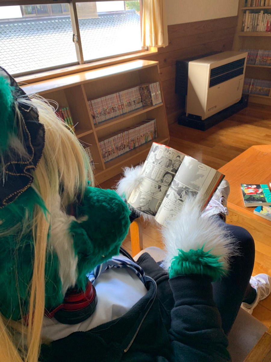 Studio1nujiro's tweet photo. 🐶📖 
#FursuitFriday
#TDOS2019 https://t.co/Uf8E5Zl1YP
