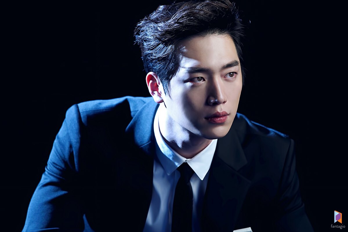 Can’t take eyes off Seo Kang Joon’s fatal COLOR. 