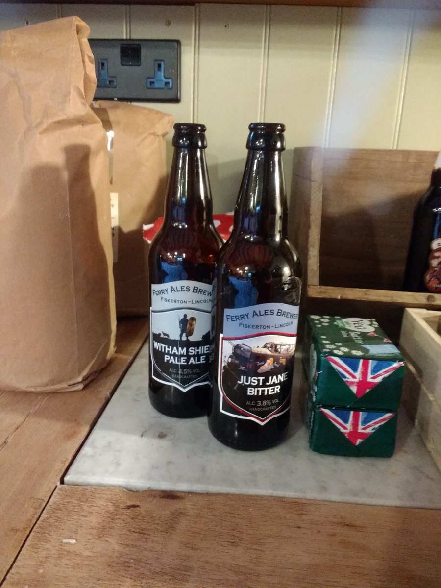 AdrianDavidLyon's tweet photo. Good to see @fabcraftbeer making an appearance at our @RoundTableBI Baking Evening at @manorhstables last night. Made some cracking beer bread with it, and as the recipe only needed 375ml I finished the bottle off as a bonus! https://t.co/wf5RTU9Gbd