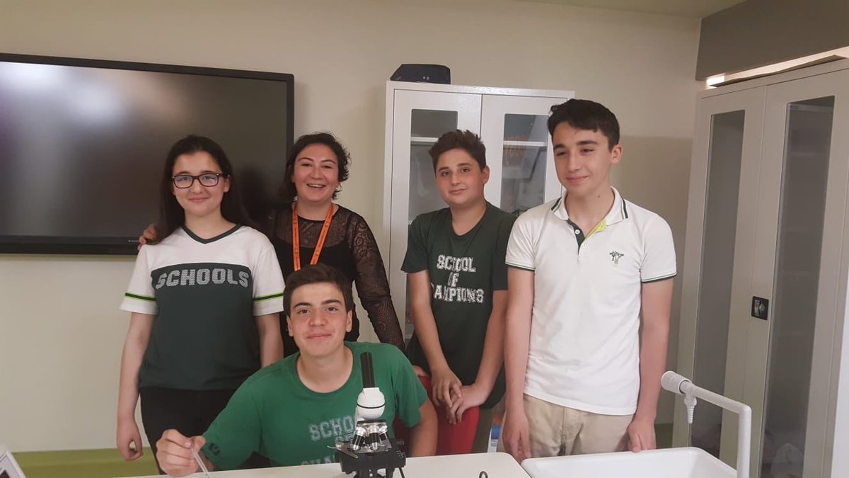 Esra__Hoca's tweet photo. I had a great time while seeing in a different way the things we see everyday under microscope with our prep students during Biology class. Some of them looked like my photos too! 🤩😎🎉 @Didem_Ozgul @berna_tamusta @KvancBarlas @BodrumDoga @TijenK @ufukkdnz @AliRizaLule https://t.co/09deLXo3Be