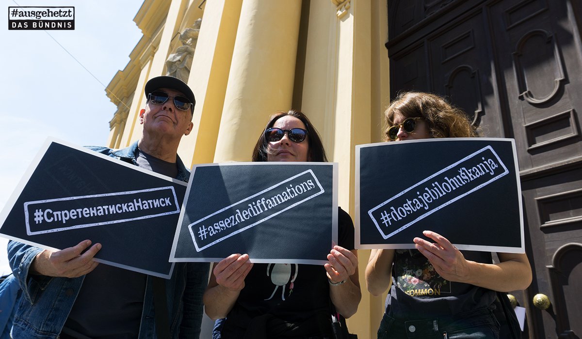 Die EU wurde gegründet, um "die Solidarität zwischen ihren Völkern zu stärken" so steht es in der Präambel. Italien wurde unsolidarisch mit der Aufnahme von Flüchtlingen jahrelang alleine gelassen und jetzt haben wir den Salvini. Solidarität wählen! #bastacalunnie #ausgehetzt