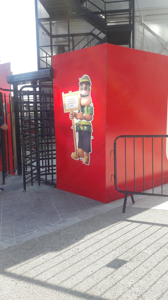 LCIconstruct's tweet image. Ivor is just apologising to the public on behalf of LCI for the inconvenience caused #consideratecontructor