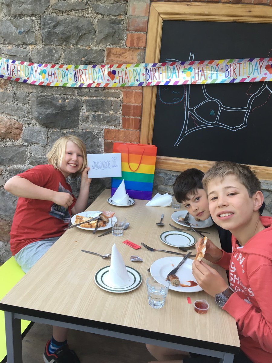DunhurstCamps's tweet photo. A very happy and excited birthday boy on the Group 2 Camp! https://t.co/3gay5wDolE