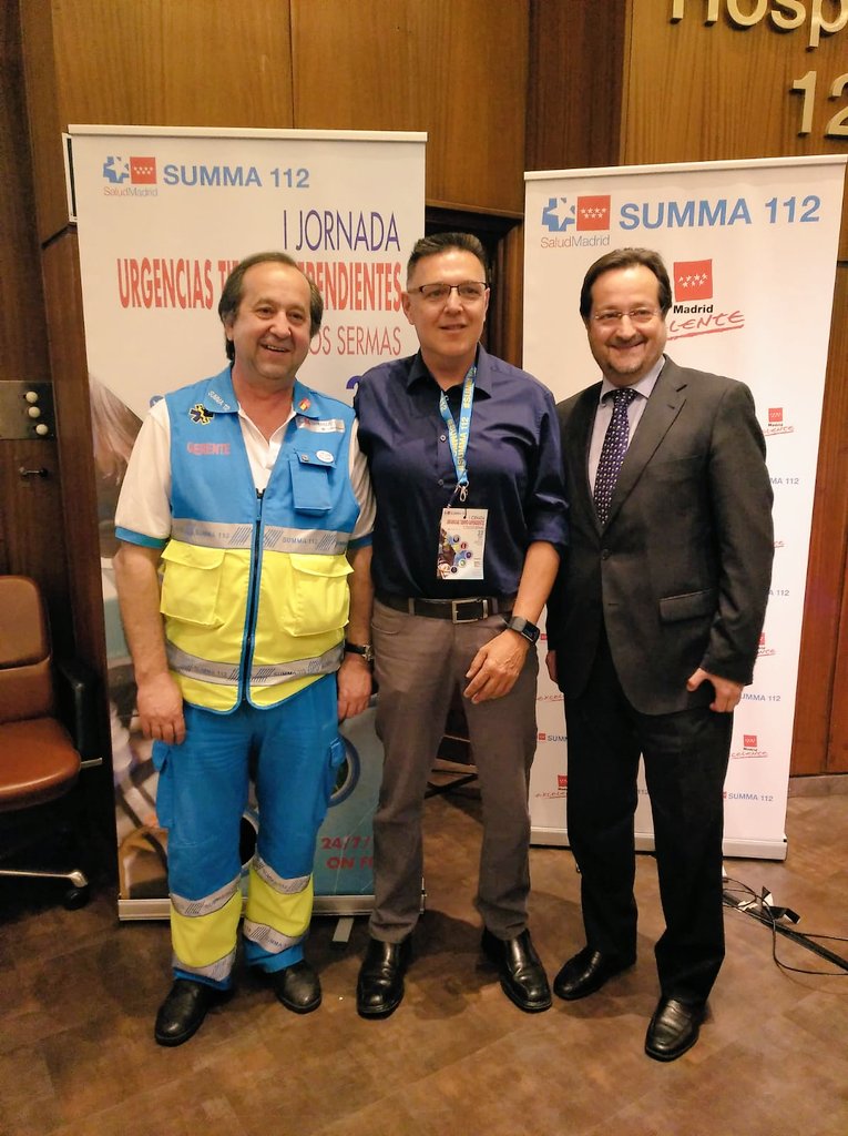 hemofiliamadrid's tweet photo. Nuestro Presidente Fernando Poderoso en la jornada de ayer #CodigosSERMAS19 #SUMMA112 con @pablobusca @fpradosroa Enhorabuena por el encuentro! https://t.co/bjJ9VkIPv5