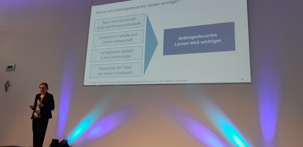 Der #selbstUpdatendeMitarbeiter? <a href="/mariaStrobel/">Maria Strobel</a> über Lernen in der VUCA Welt. Wie und wo können Unternehmen das #selbstgesteuerteLernen unterstützen? #MBF <a href="/ALeimbeck/">Alexandra Leimbeck</a> <a href="/imo_muc/">Imogen Kudrass</a> @MWeingrtner