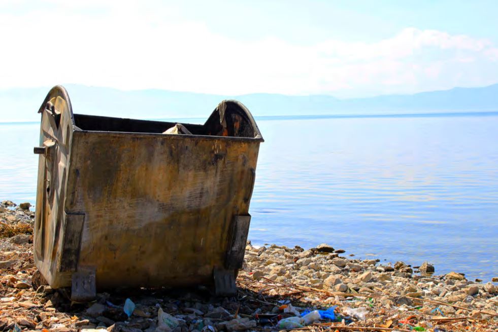 Lake Ohrid, #Macedonia's only World Heritage Site, now proposed for List of World Heritage in Danger, 1 step from losing status, by <a href="/UNESCO/">UNESCO 🏛️ #Education #Sciences #Culture 🇺🇳</a> World Heritage Centre after <a href="/VladaMK/">Влада на Република Северна Македонија</a> ignored key recommendations to protect it. Again.
 
whc.unesco.org/archive/2019/w…