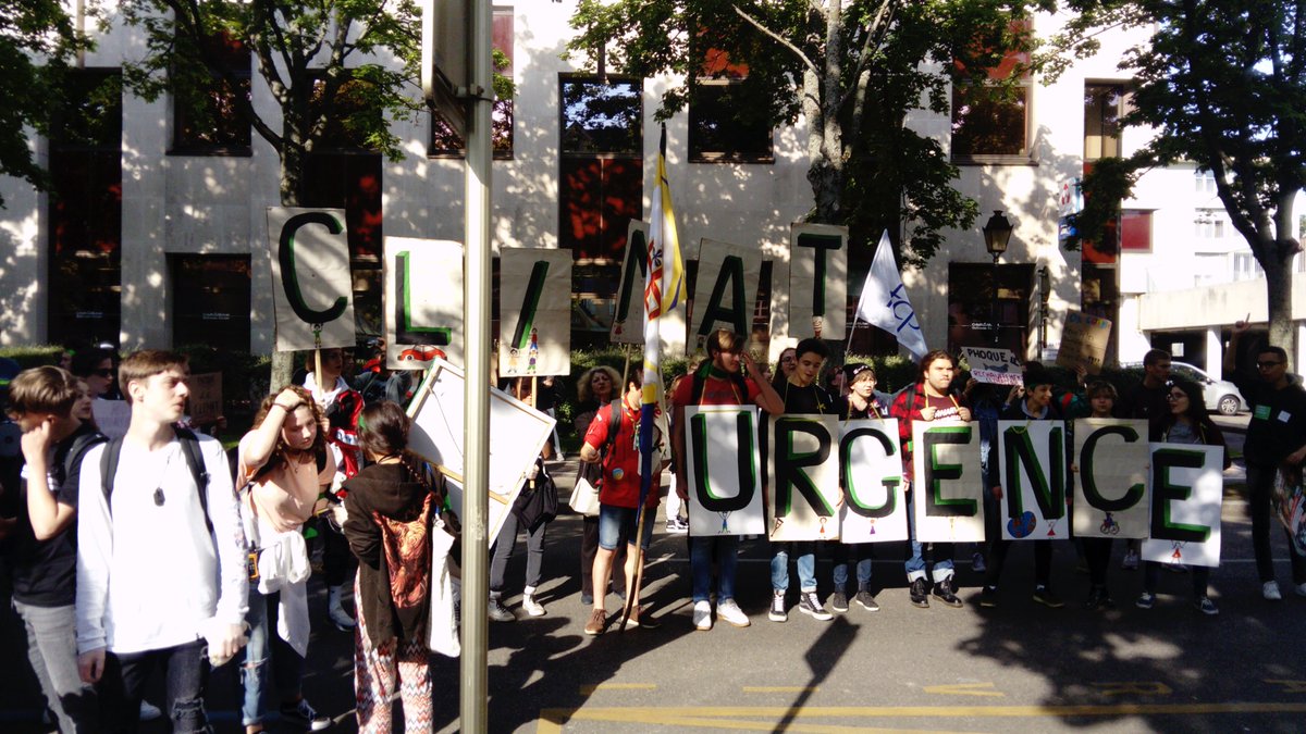 loic_minery's tweet photo. Mobilisation des jeunes pour le climat à #Mulhouse ! L'inaction climatique tue. #VotezEuropeEcologie @VotezClimat https://t.co/0RFYmHnxiA