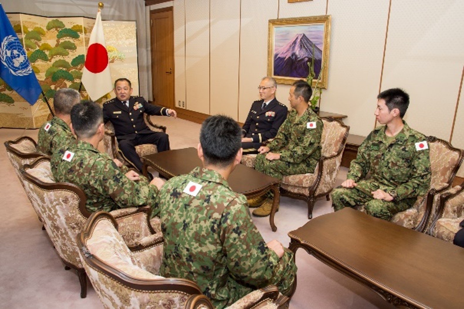 Amazon.co.jp: 陸上自衛隊 PKO活動 第7次イラク復興支援郡