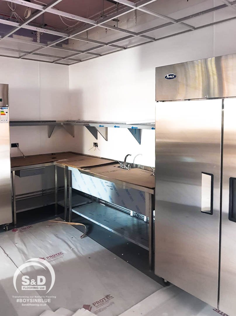 SandDFlooring's tweet photo. #BoysinBlue Andy and Paul working up a sweat installing and welding @BioClad anti-bacterial wall cladding to WC’s and kitchen prep areas at Hollingworth School. #WeLoveFlooring #BioClad #SafetyFirst #Safety #Education #Schools #WC https://t.co/NpbAahBrU9