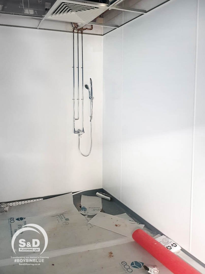 SandDFlooring's tweet photo. #BoysinBlue Andy and Paul working up a sweat installing and welding @BioClad anti-bacterial wall cladding to WC’s and kitchen prep areas at Hollingworth School. #WeLoveFlooring #BioClad #SafetyFirst #Safety #Education #Schools #WC https://t.co/NpbAahBrU9