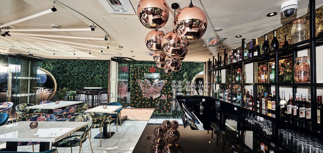 AGMEvent's tweet photo. The secrets out!!!!
 
Check out the latest addition to @RW_Birmingham - Sky Bar Secret Garden 😍😍😍. Wow, wow, wow.  Feels Ted Baker-esque; very stylish and an amazing space for entertainment - available for on the day drinks and exclusive hire #birmingham #eventprofs #business https://t.co/ex6MIZ5p6U