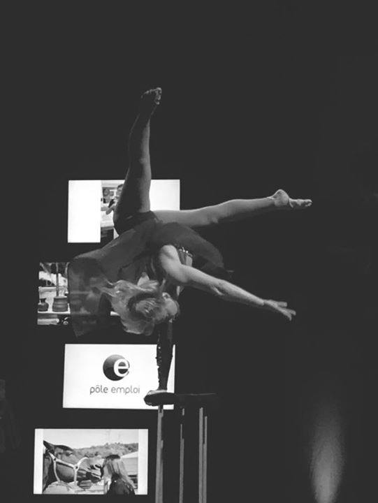 Cette semaine, nous participions aux Trophées de l'Artisanat <a href="/auvergnerhalpes/">Auvergne-Rhône-Alpes</a> organisés par <a href="/Le_Progres/">Le Progrès</a>. 
Anastasia a proposé un numéro d'équilibres sur cannes de haut vol ! 
#cirqueimagine #cirque #cabaret #evenements #lyon #onlylyon #artist