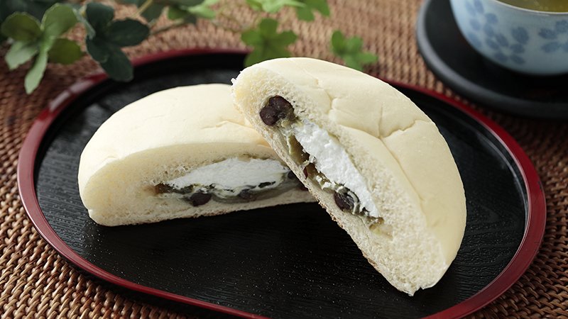 ローソンストア100 على تويتر 宇治抹茶大福風パン 新発売 鹿の子入りの宇治抹茶あんとホイップクリーム ぎゅうひをもっちもちの生地に包みました まるで大福のようなパンですヾ ノ ローソンストア100 T Co Zh05ndq1bo