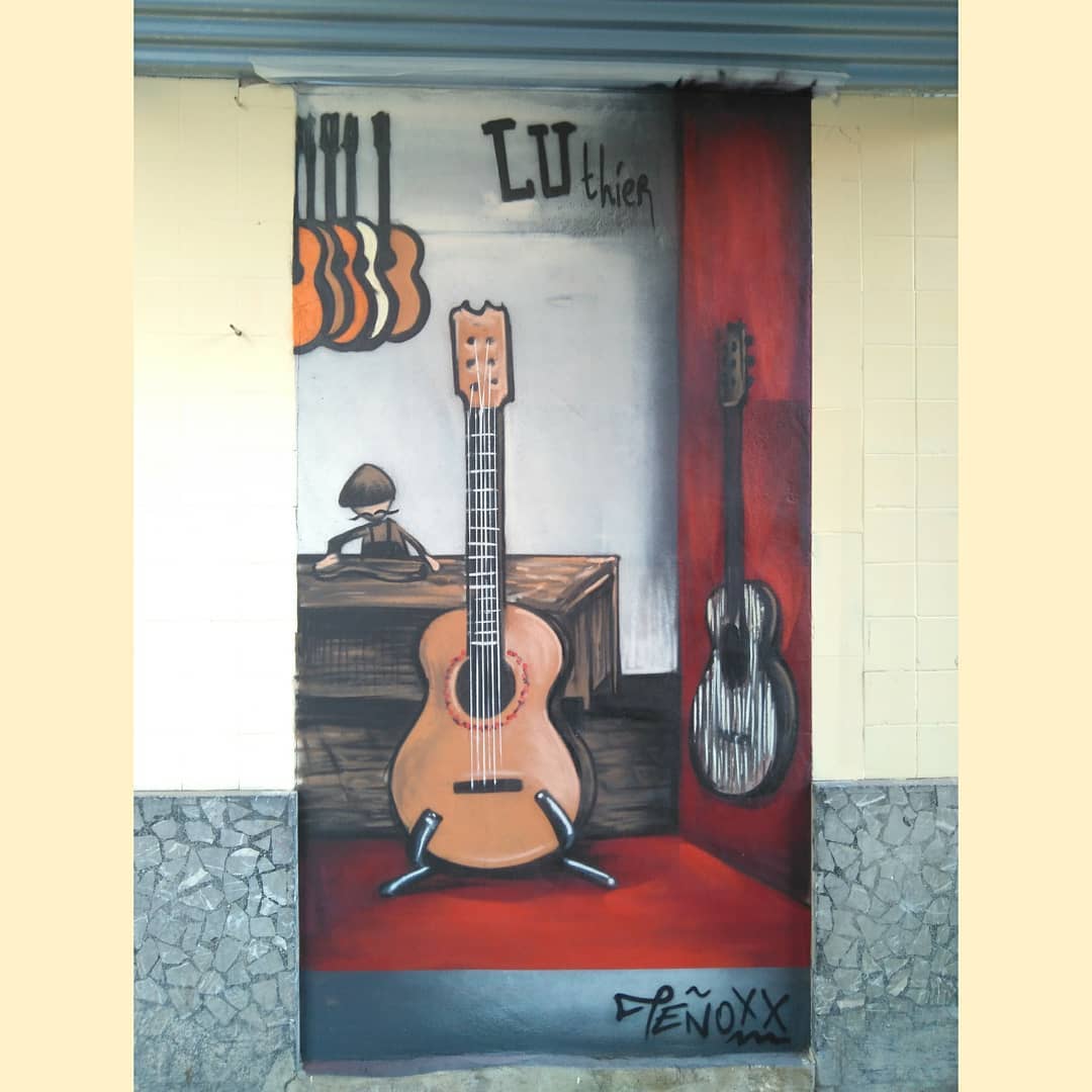 TuriCartagenaES's tweet photo. Hoy en #StreetCArt, os seguimos mostrando la iniciativa de la Concejalía de Juventud para poner en valor las fachadas del centro histórico, con este mural de "Lutier" by @pptenio para #StreetArt4Sants #streartct #graffitict https://t.co/arMeY4OdGW