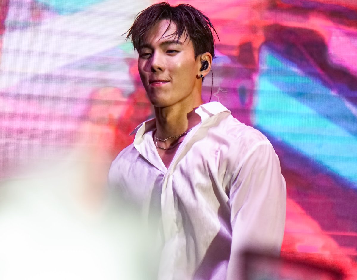 monx_star's tweet photo. 190519 AFMF

이 우주속에 네가있네

#MONSTA_X #SHOWNU  #ショヌ
#몬스타엑스  #셔누 https://t.co/WhAsLTZtOE