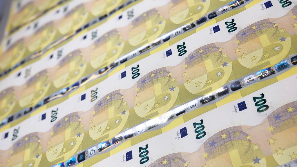 ecb's tweet image. Want to know more about how banknotes are made? Watch our video documentary about the production of banknotes youtube.com/watch?v=SKq1Un… #NewBanknotes